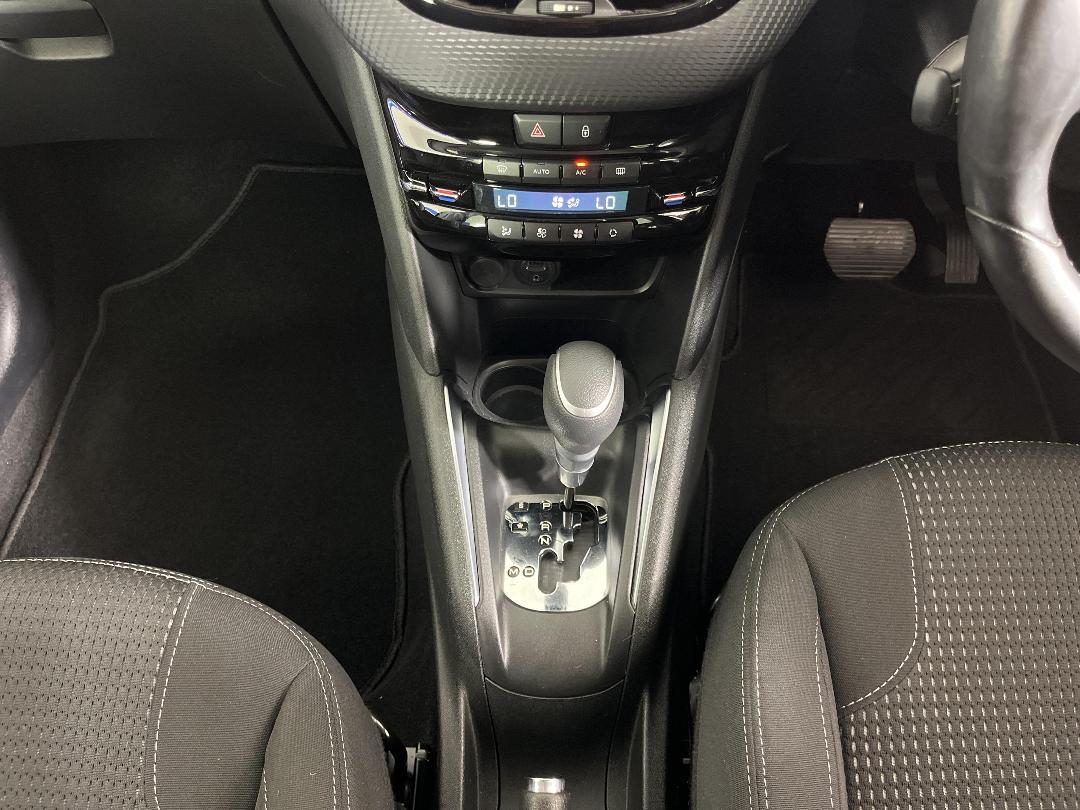 Photo '23' of Peugeot 208 Photo '23' of Peugeot 208