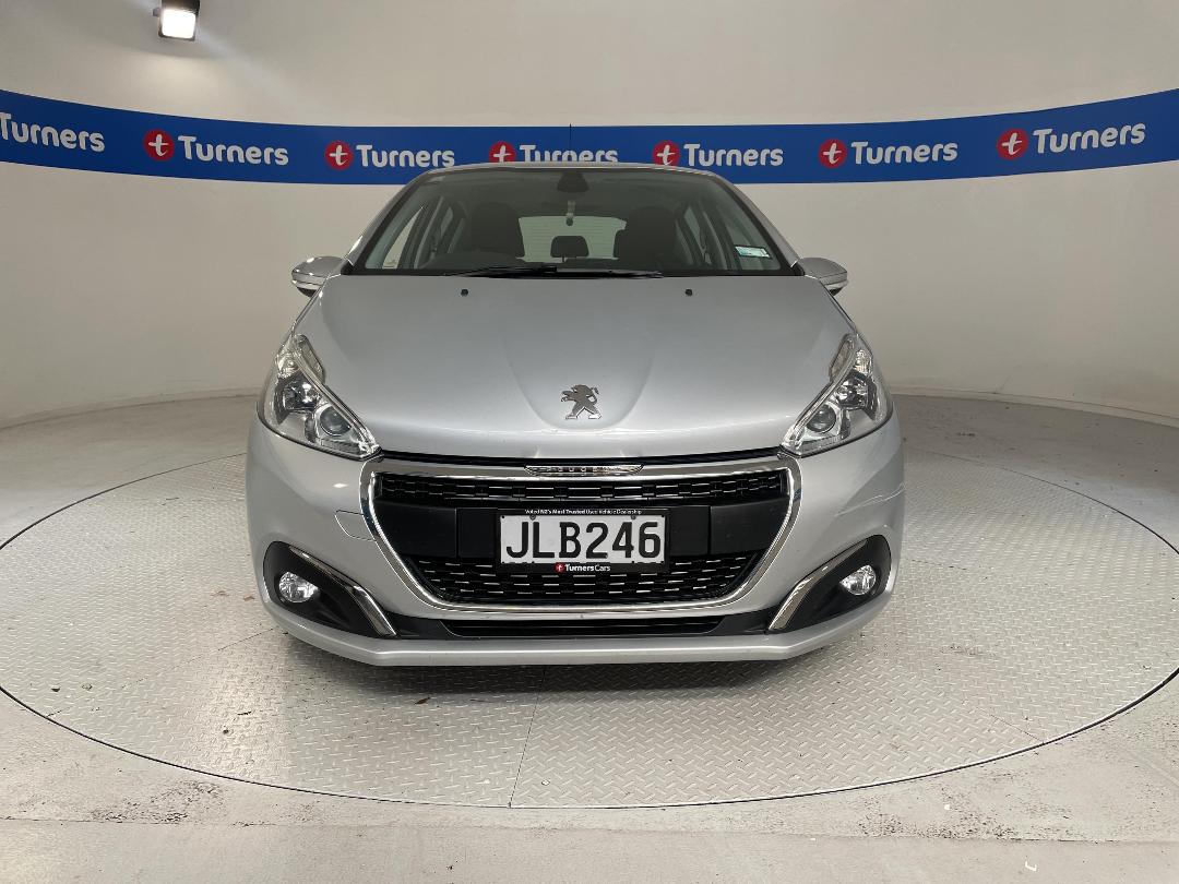 Photo '2' of Peugeot 208