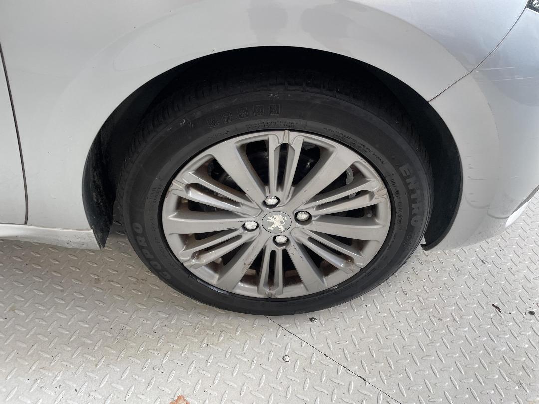 Photo '9' of Peugeot 208