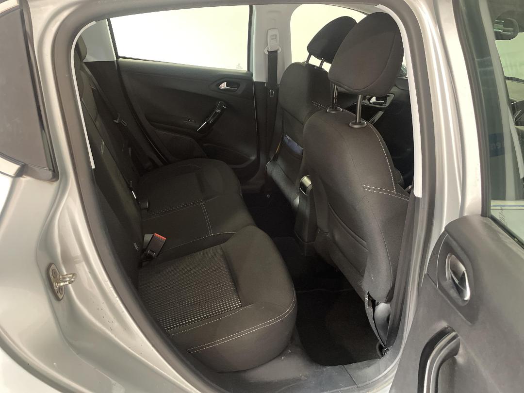 Photo '20' of Peugeot 208