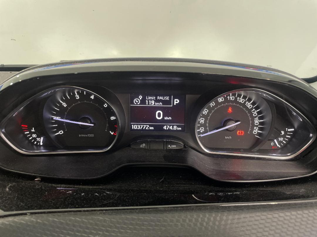 Photo '21' of Peugeot 208