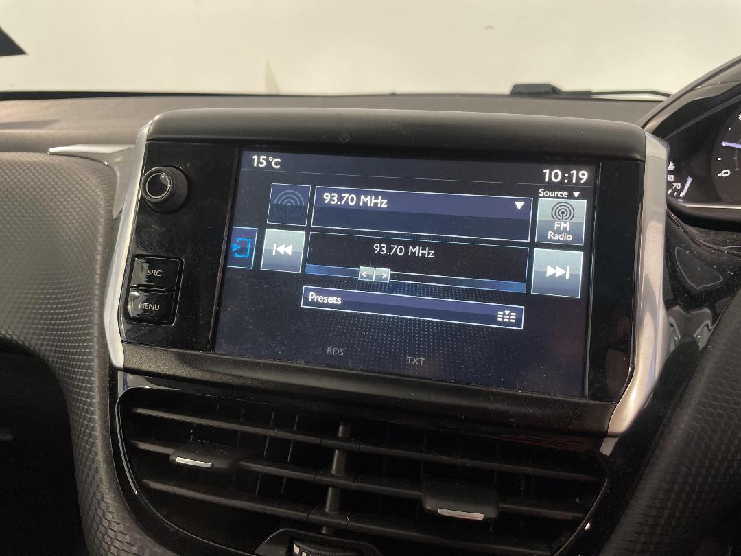 Photo '28' of Peugeot 208