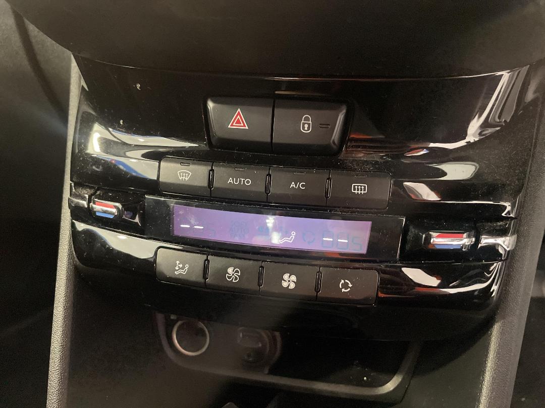 Photo '30' of Peugeot 208