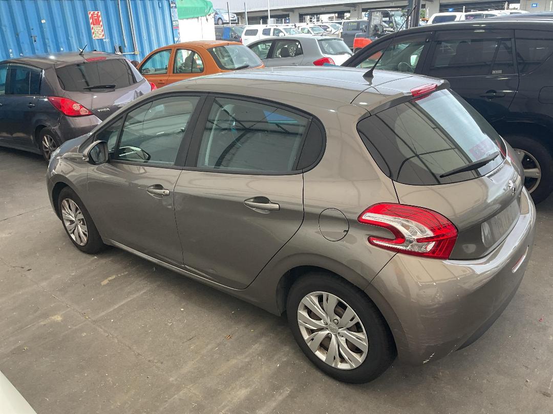 Photo '8' of Peugeot 208 Active