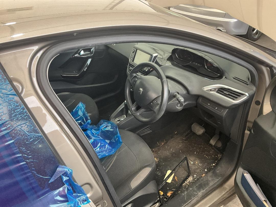 Photo '18' of Peugeot 208 Active