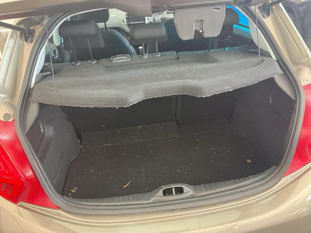 Photo '21' of Peugeot 208 Active