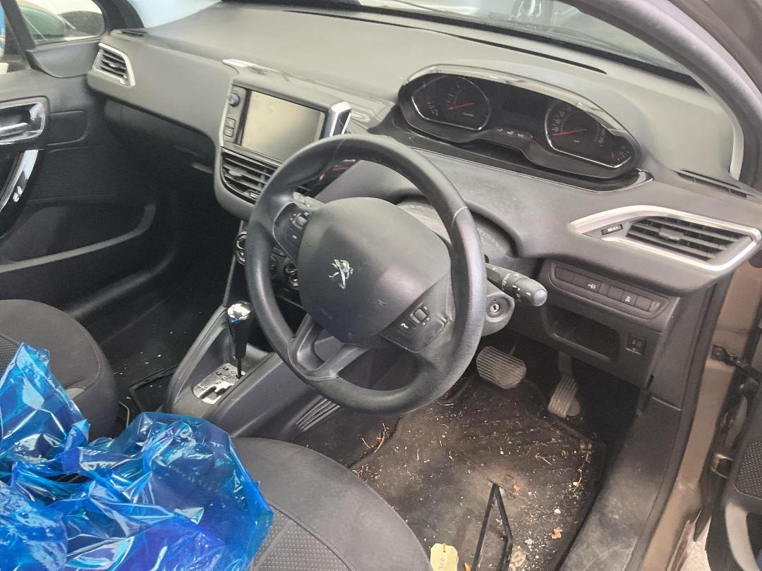 Photo '20' of Peugeot 208 Active