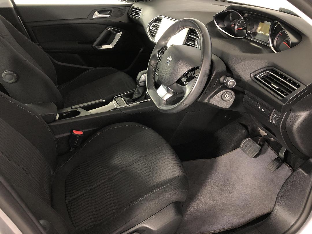 Photo '16' of Peugeot 308