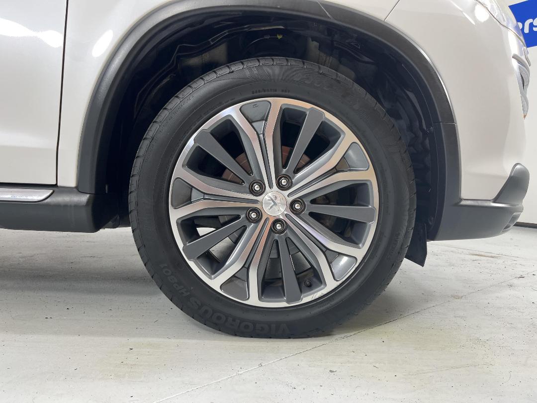 Photo '9' of Peugeot 4008