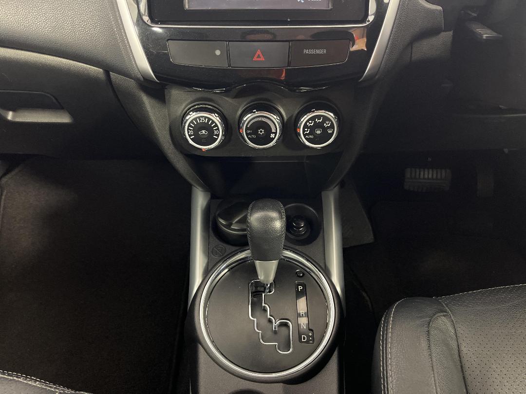 Photo '18' of Peugeot 4008