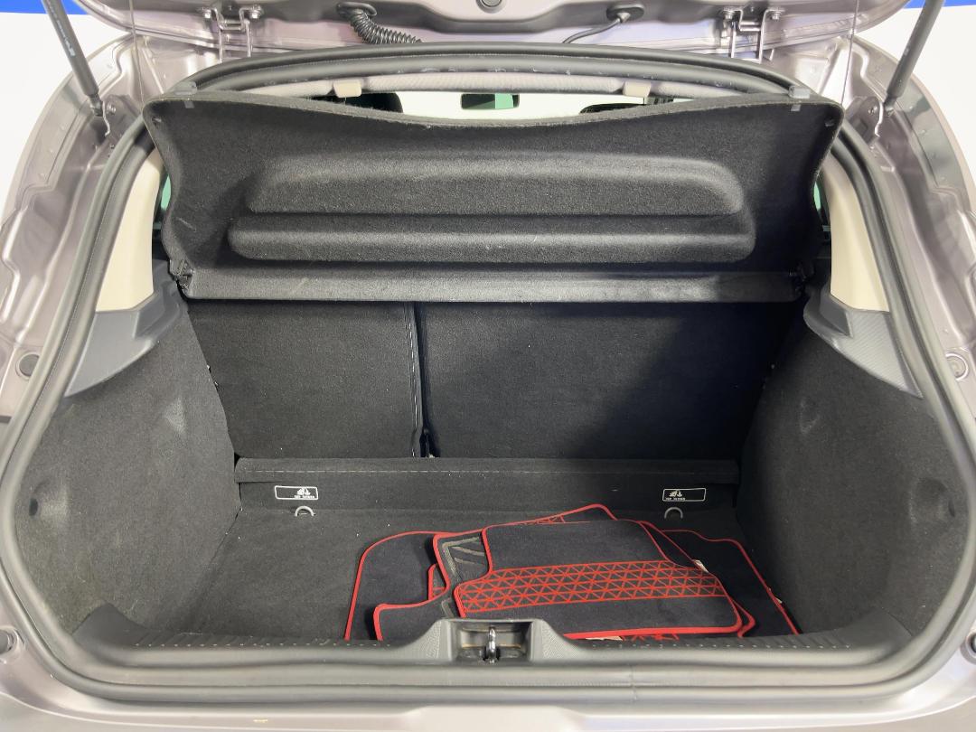 Photo '14' of Renault Lutecia Photo '14' of Renault Lutecia