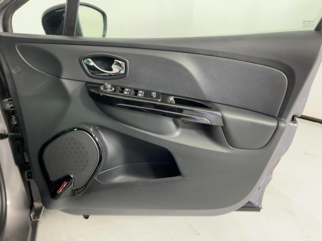 Photo '15' of Renault Lutecia Photo '15' of Renault Lutecia