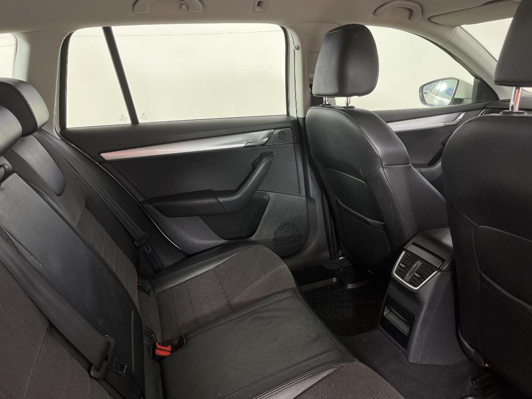 Photo '20' of Skoda Octavia