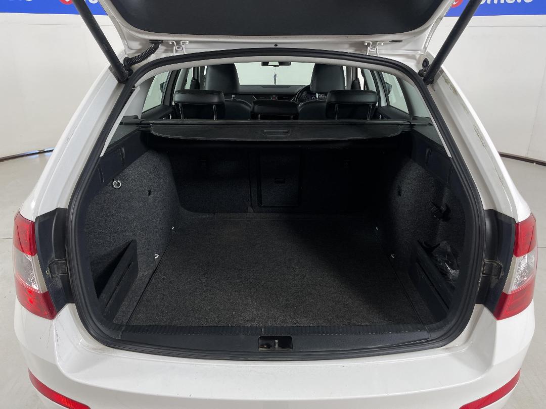 Photo '12' of Skoda Octavia TDI 110KW Style Wago Photo '12' of Skoda Octavia TDI 110KW Style Wago