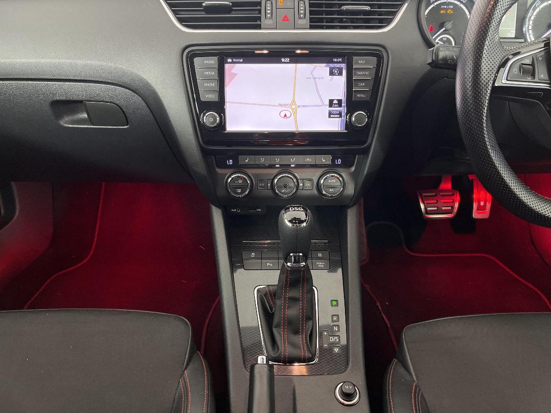 Photo '18' of Skoda Octavia