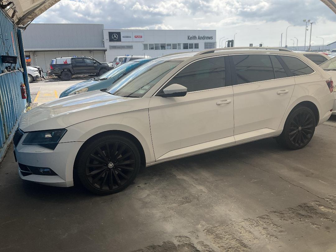 Photo '2' of Skoda Superb TSI 118KW 7DSG SED