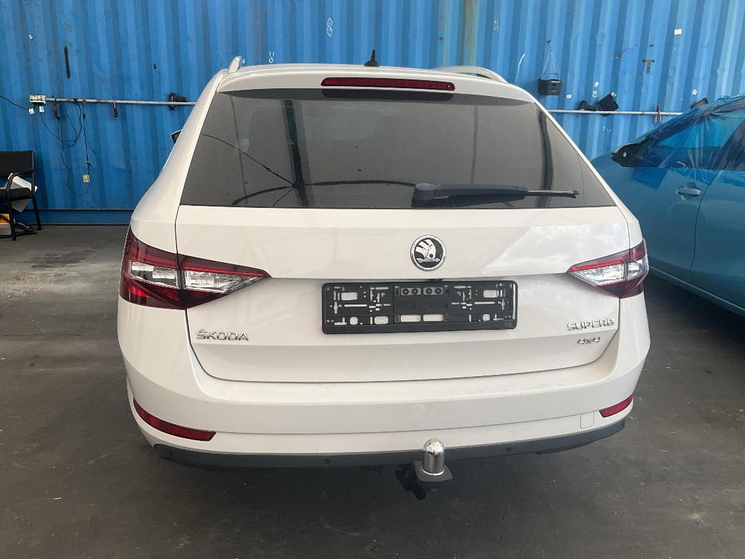 Photo '6' of Skoda Superb TSI 118KW 7DSG SED