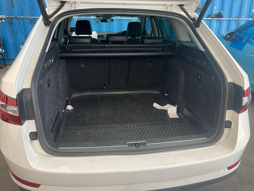 Photo '8' of Skoda Superb TSI 118KW 7DSG SED