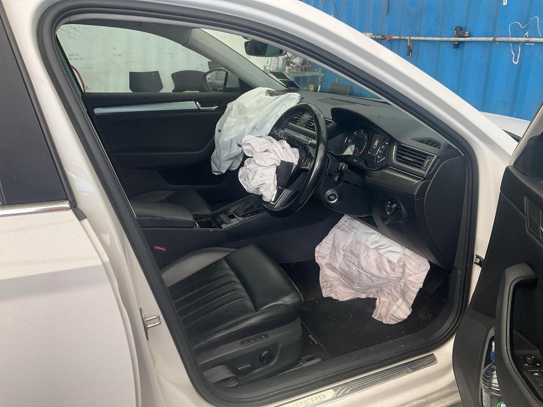 Photo '13' of Skoda Superb TSI 118KW 7DSG SED