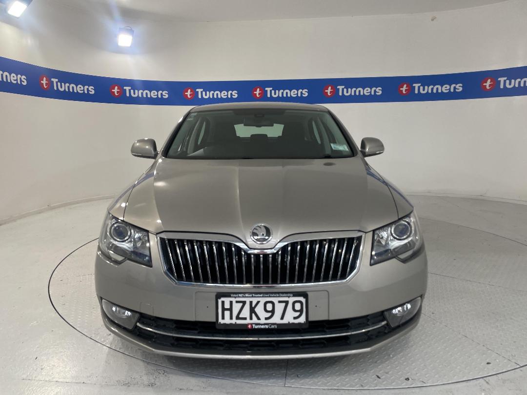 Photo '2' of Skoda Superb