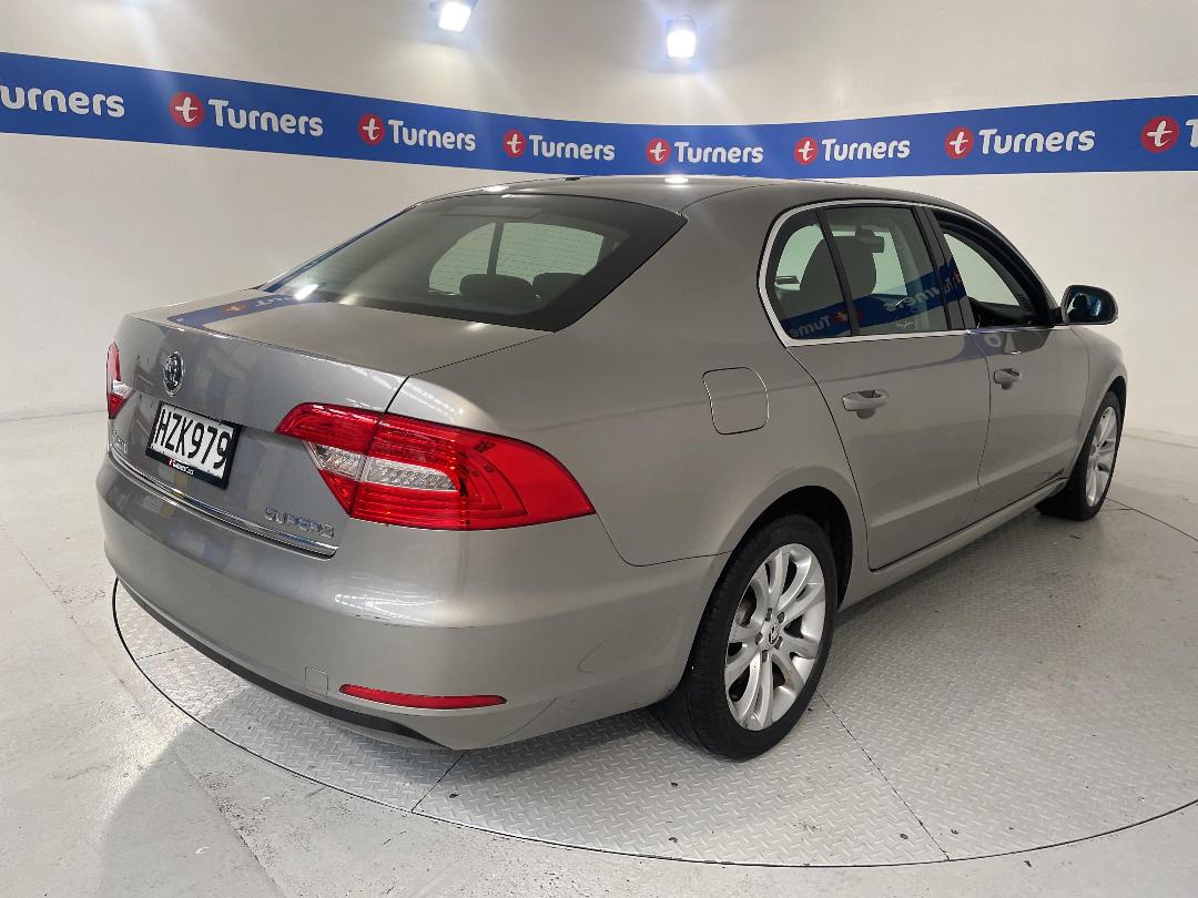 Photo '7' of Skoda Superb