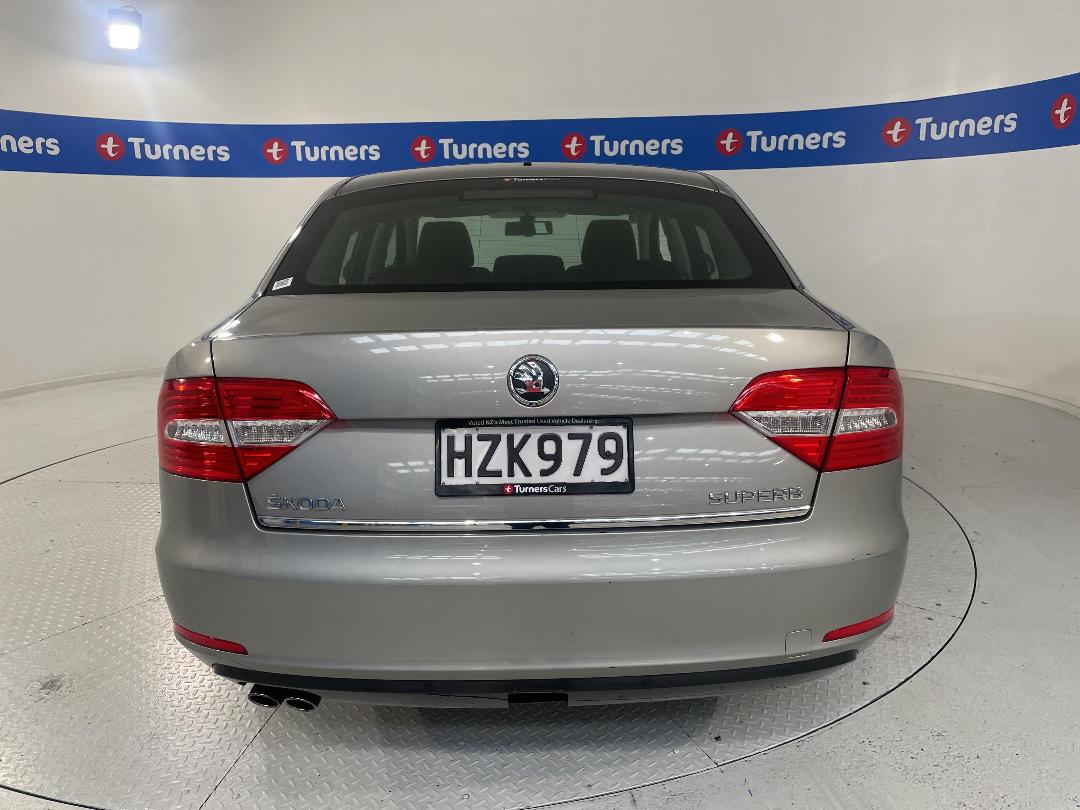 Photo '6' of Skoda Superb