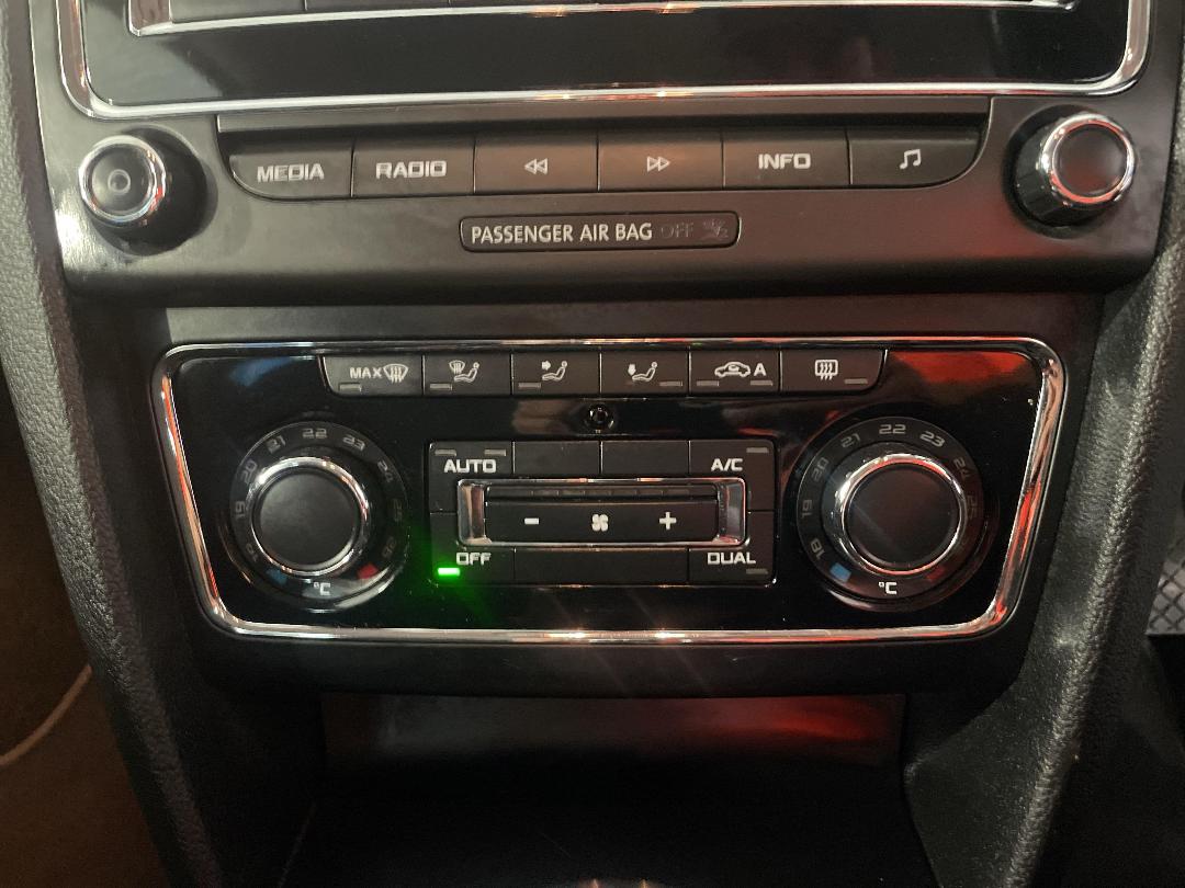 Photo '30' of Skoda Superb