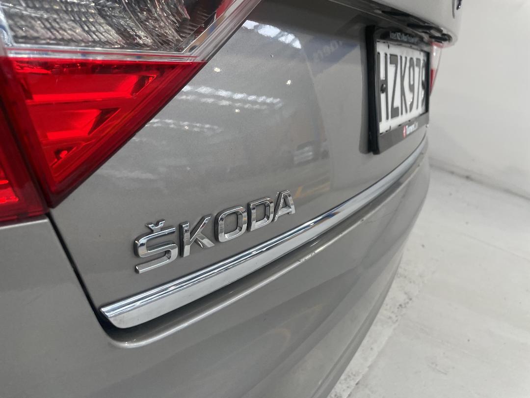 Photo '34' of Skoda Superb