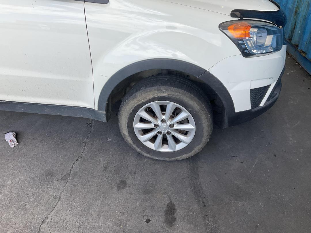 Photo '2' of Ssangyong Korando Sports Petrol MAN 2W Photo '2' of Ssangyong Korando Sports Petrol MAN 2W