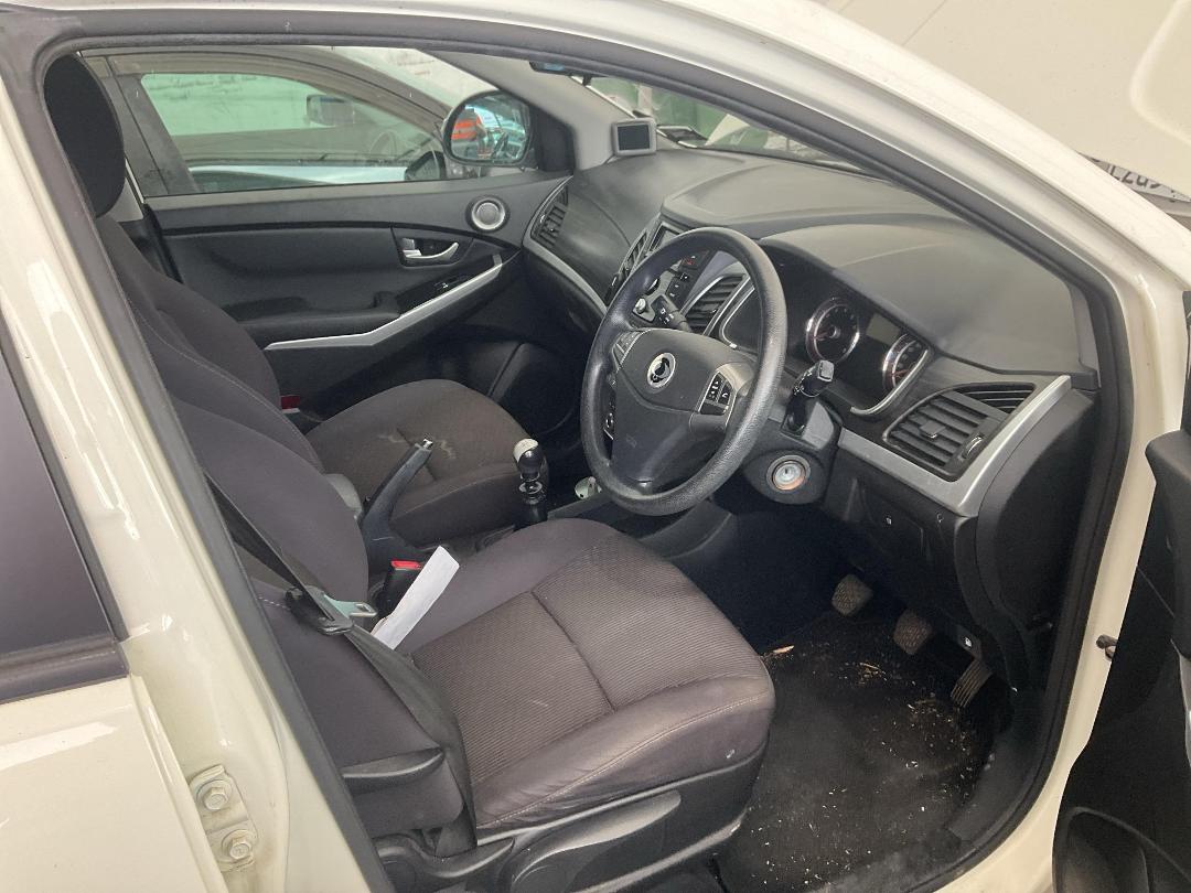 Photo '22' of Ssangyong Korando Sports Petrol MAN 2W Photo '22' of Ssangyong Korando Sports Petrol MAN 2W