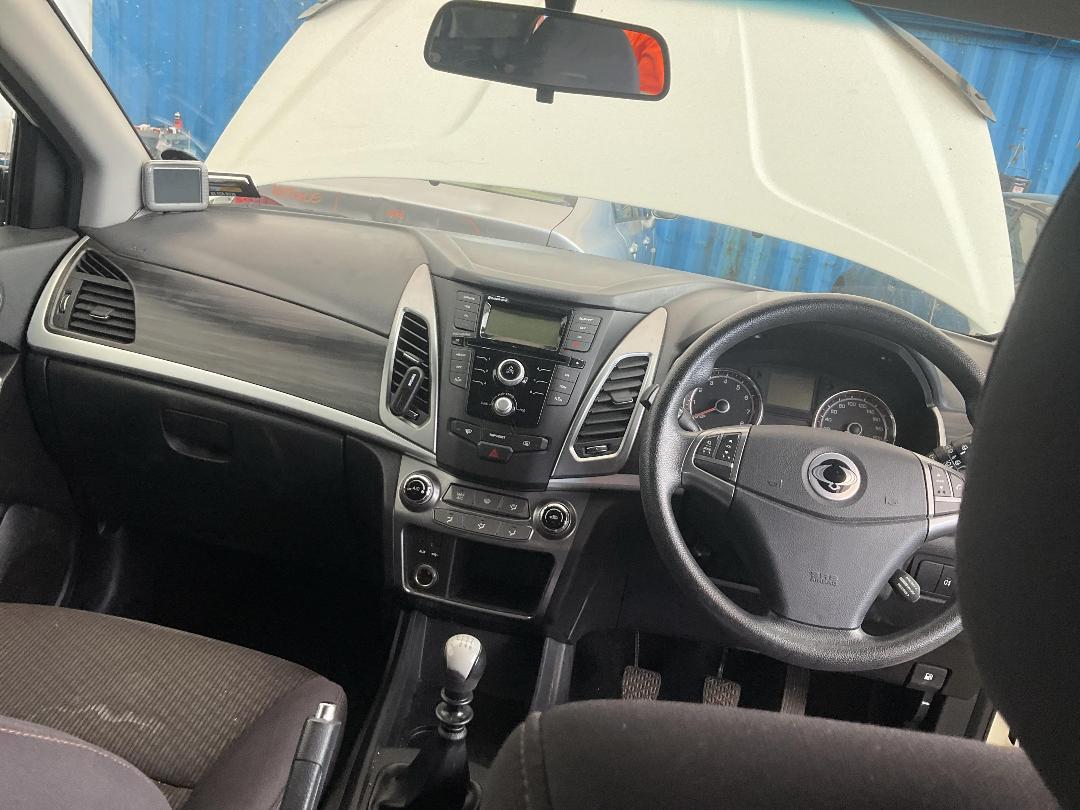 Photo '24' of Ssangyong Korando Sports Petrol MAN 2W Photo '24' of Ssangyong Korando Sports Petrol MAN 2W