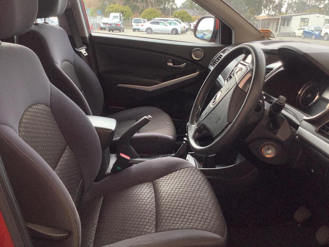 Photo '11' of Ssangyong Korando Sports Petrol MAN 2W Photo '11' of Ssangyong Korando Sports Petrol MAN 2W