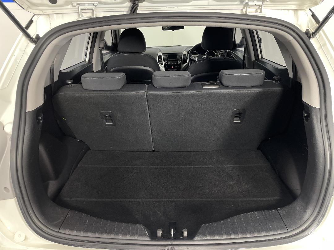 Photo '14' of Ssangyong Tivoli