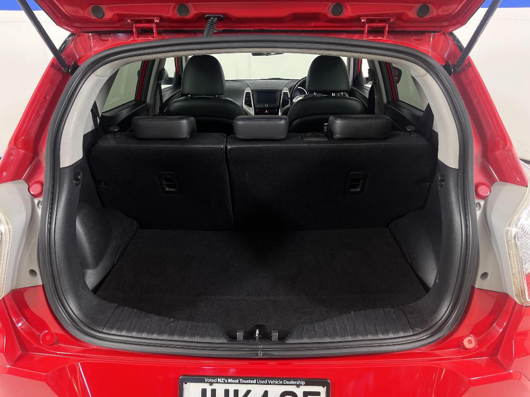 Photo '14' of Ssangyong Tivoli Photo '14' of Ssangyong Tivoli