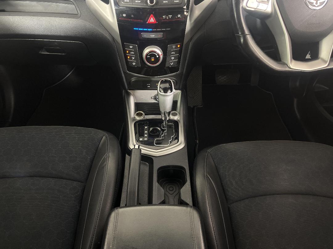 Photo '23' of Ssangyong Tivoli Photo '23' of Ssangyong Tivoli