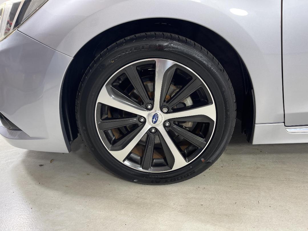 Photo '10' of Subaru Legacy