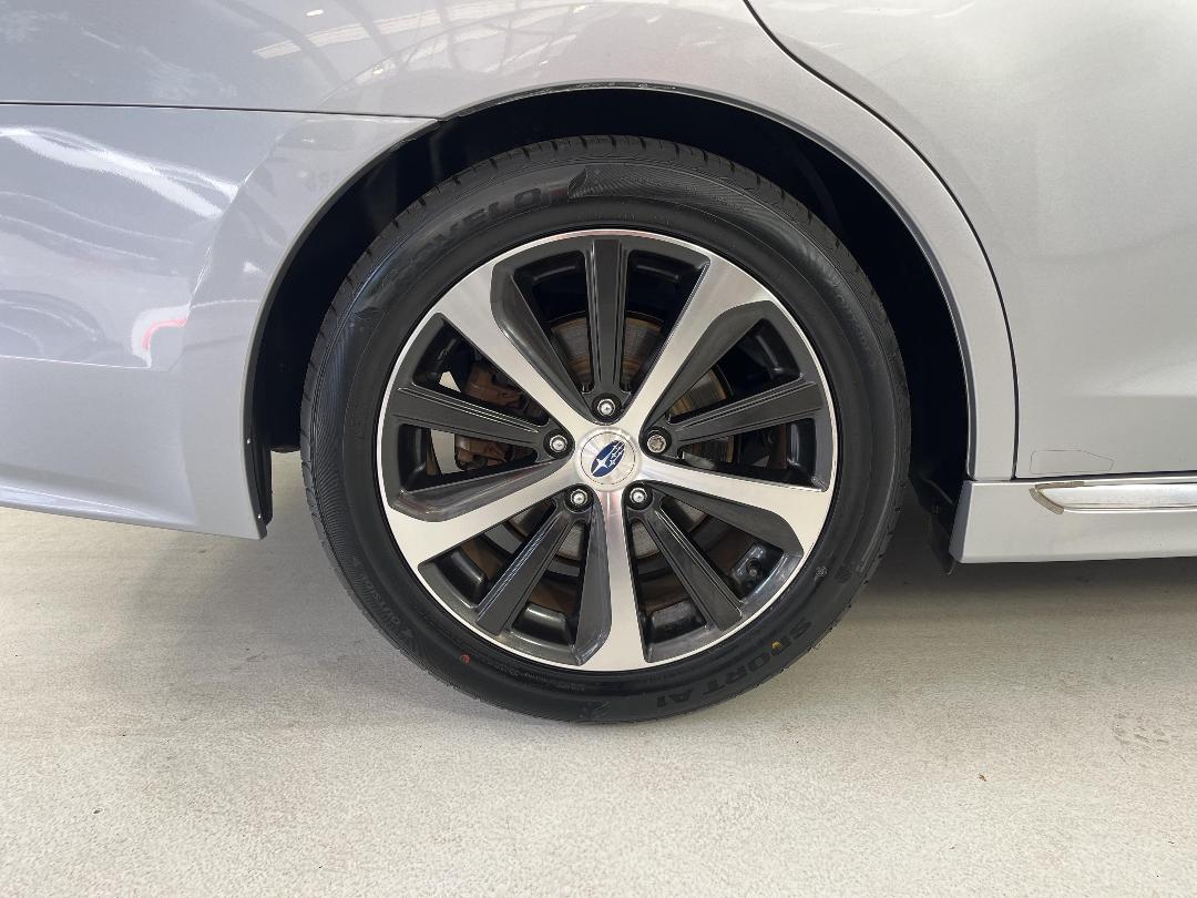 Photo '12' of Subaru Legacy