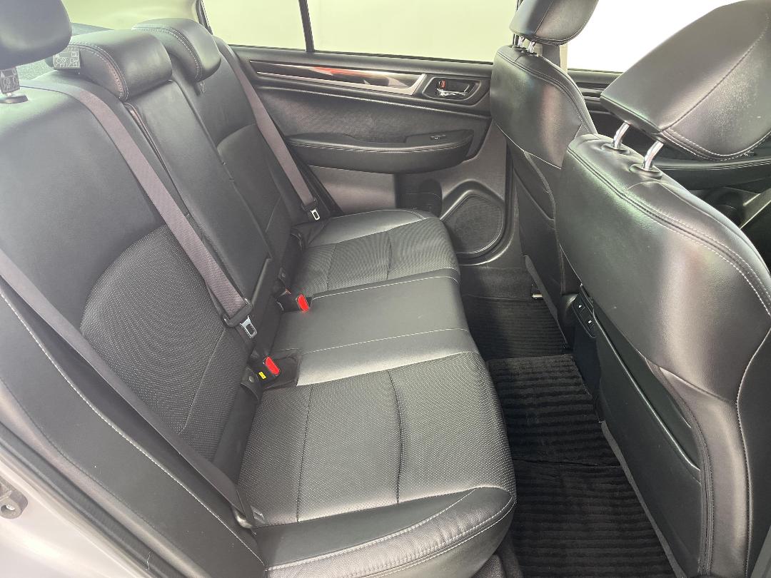 Photo '20' of Subaru Legacy