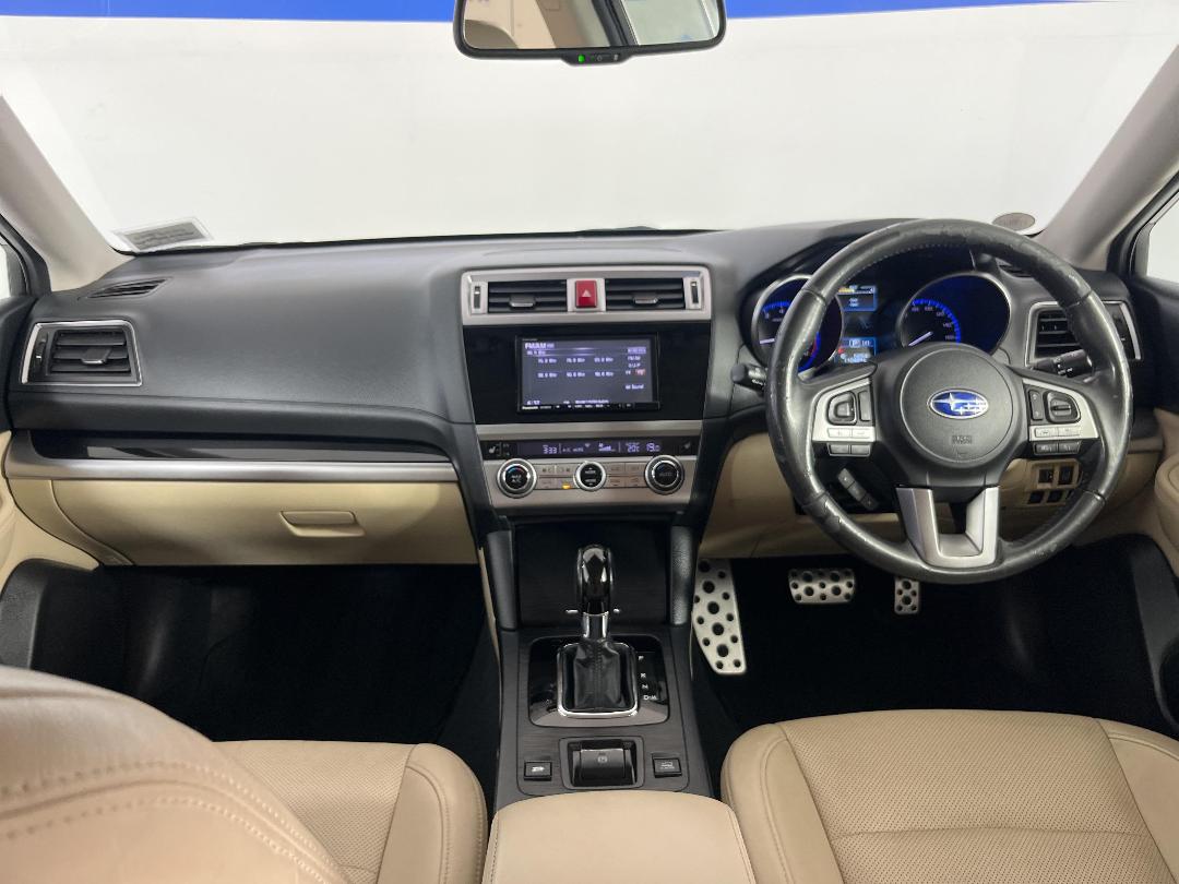 Photo '17' of Subaru Legacy