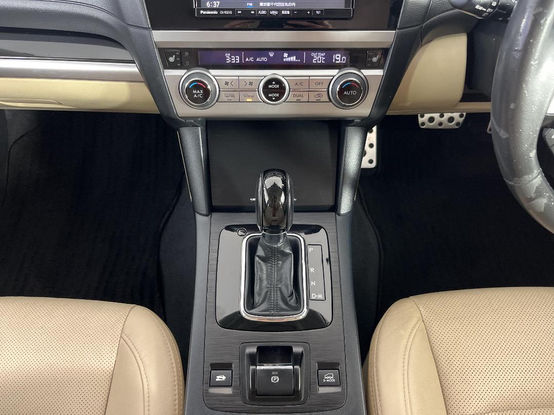 Photo '18' of Subaru Legacy