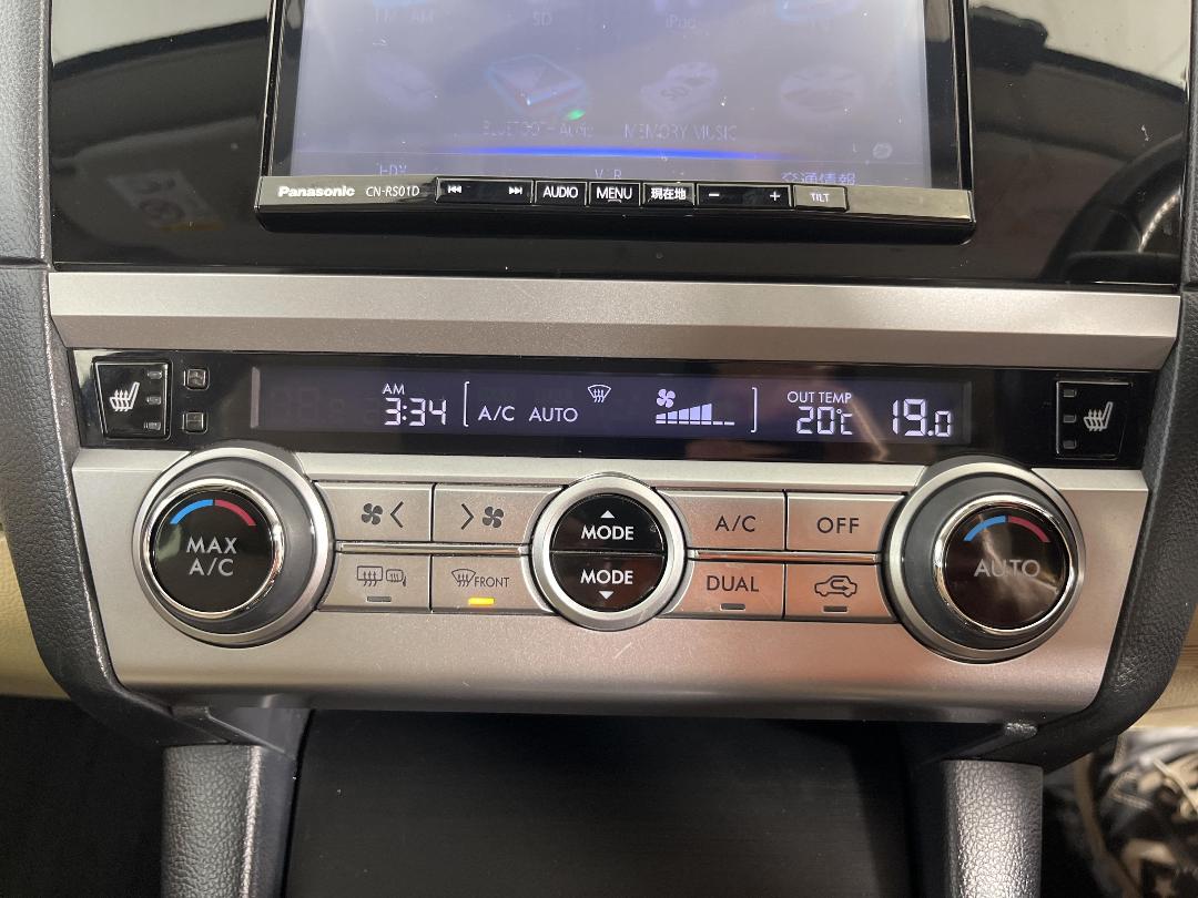 Photo '27' of Subaru Legacy