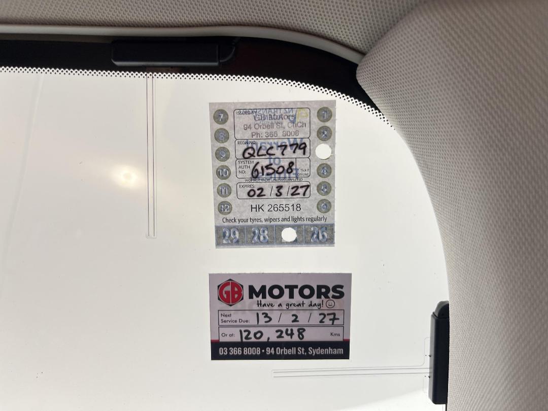 Photo '31' of Subaru Legacy