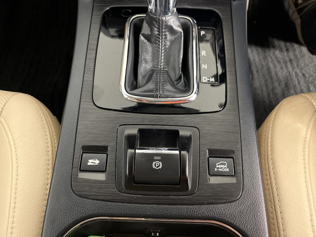 Photo '28' of Subaru Legacy