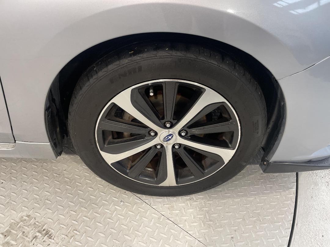 Photo '9' of Subaru Legacy