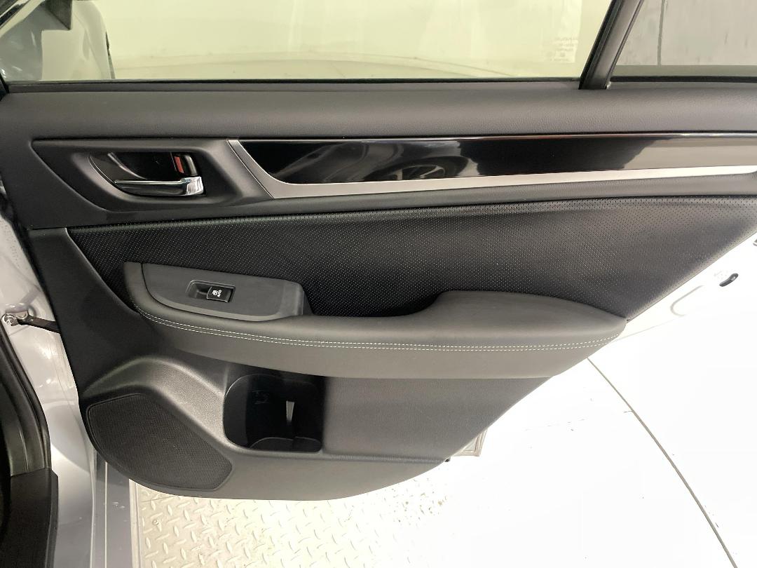 Photo '19' of Subaru Legacy