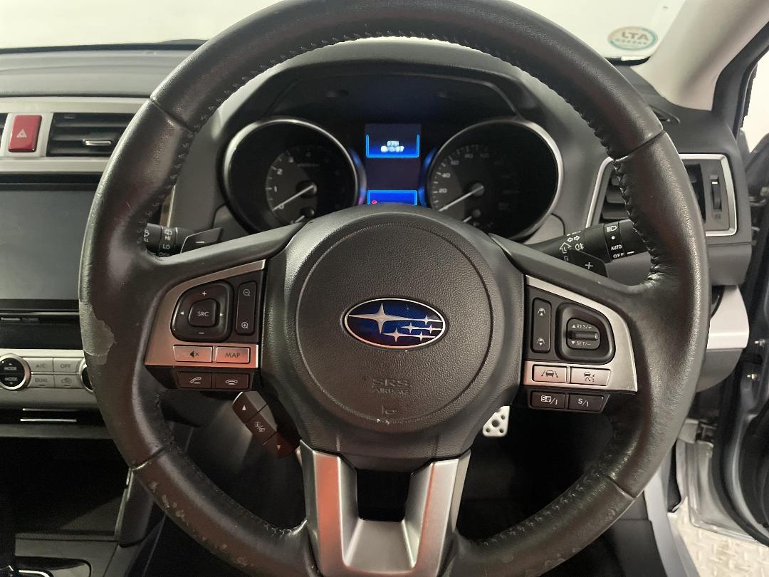 Photo '28' of Subaru Legacy