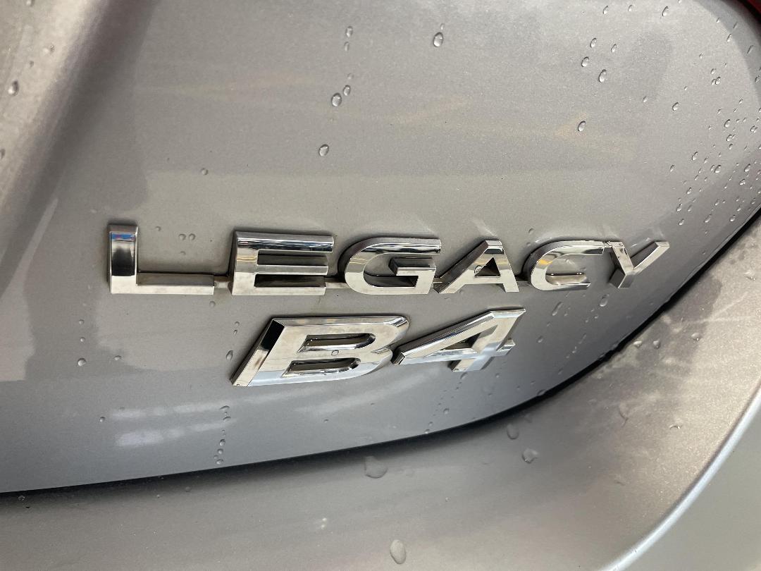 Photo '37' of Subaru Legacy
