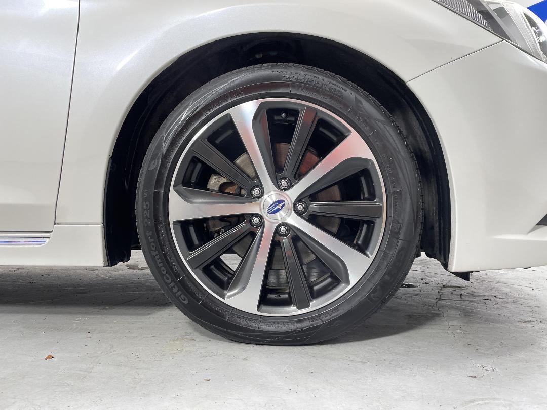 Photo '9' of Subaru Legacy Photo '9' of Subaru Legacy