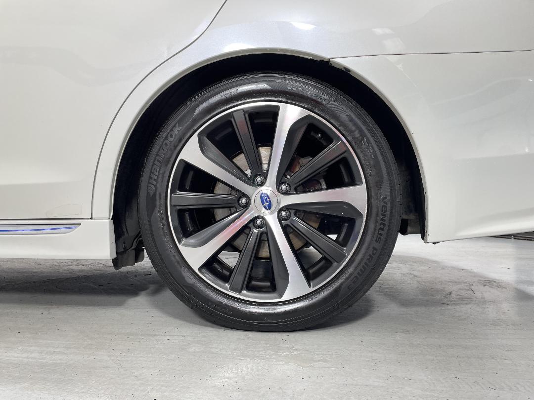 Photo '11' of Subaru Legacy Photo '11' of Subaru Legacy