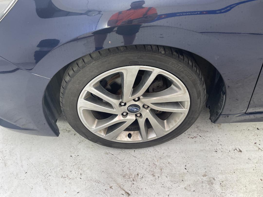 Photo '10' of Subaru Legacy